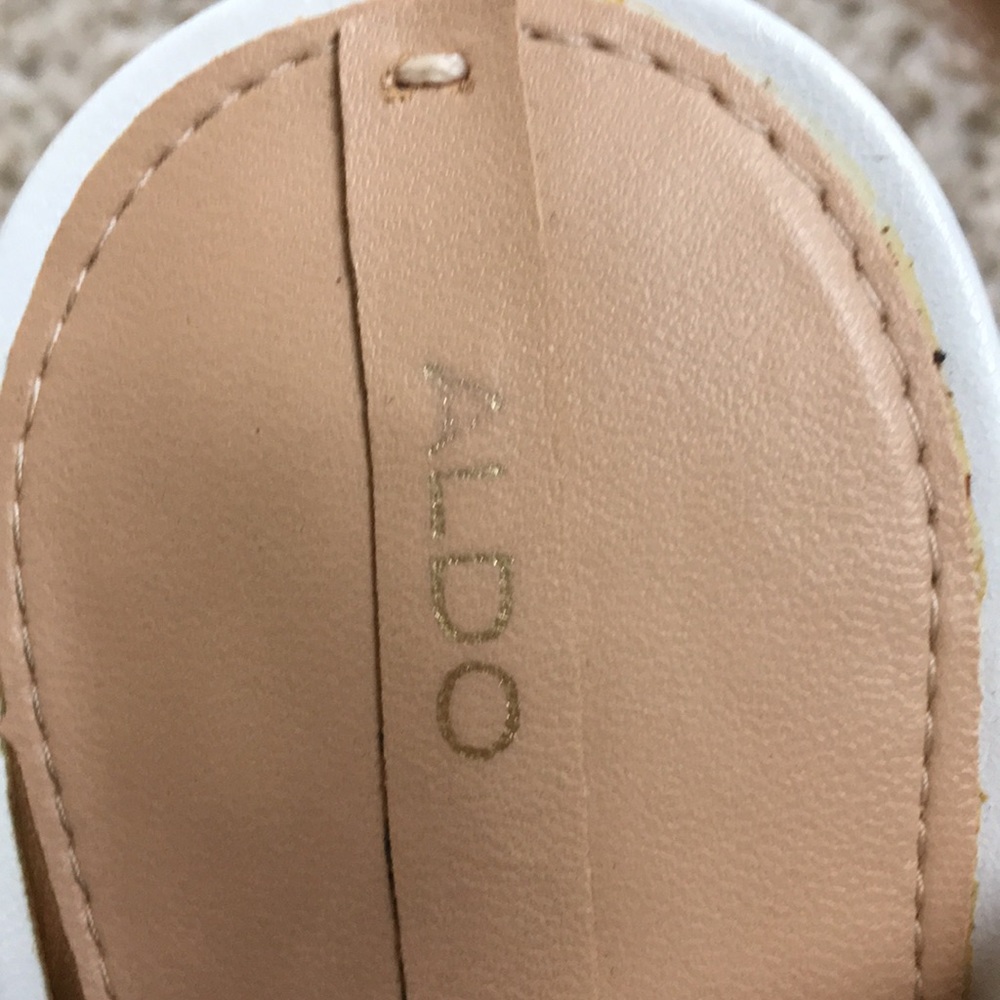 Aldo T-strap Block Heel - Picture 7 of 7
